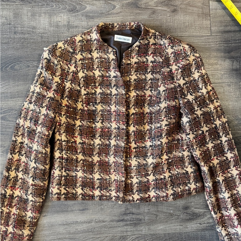 Chic Tweed Blazer in Earth Tones